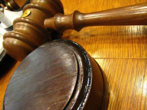 Подача судебного иска против страховой компании